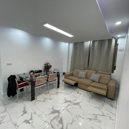 Queen Apartments Santa Coloma de Gramenet ภายนอก รูปภาพ