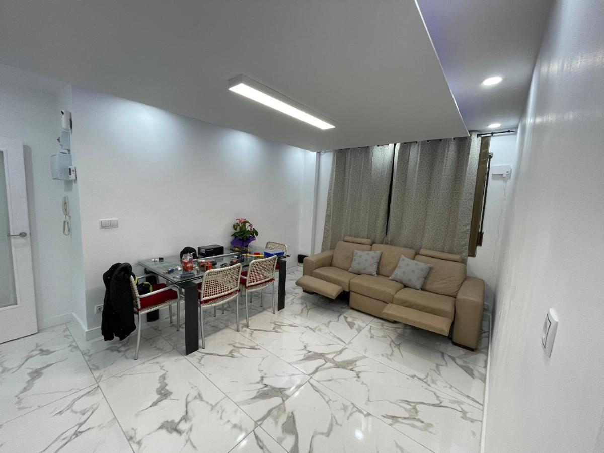 Queen Apartments Santa Coloma de Gramenet ภายนอก รูปภาพ